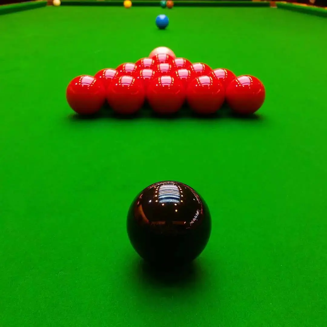 丁俊晖VS丹尼尔·威尔斯：2023斯诺克英锦赛资格赛巅峰对决，谁能笑到最后？